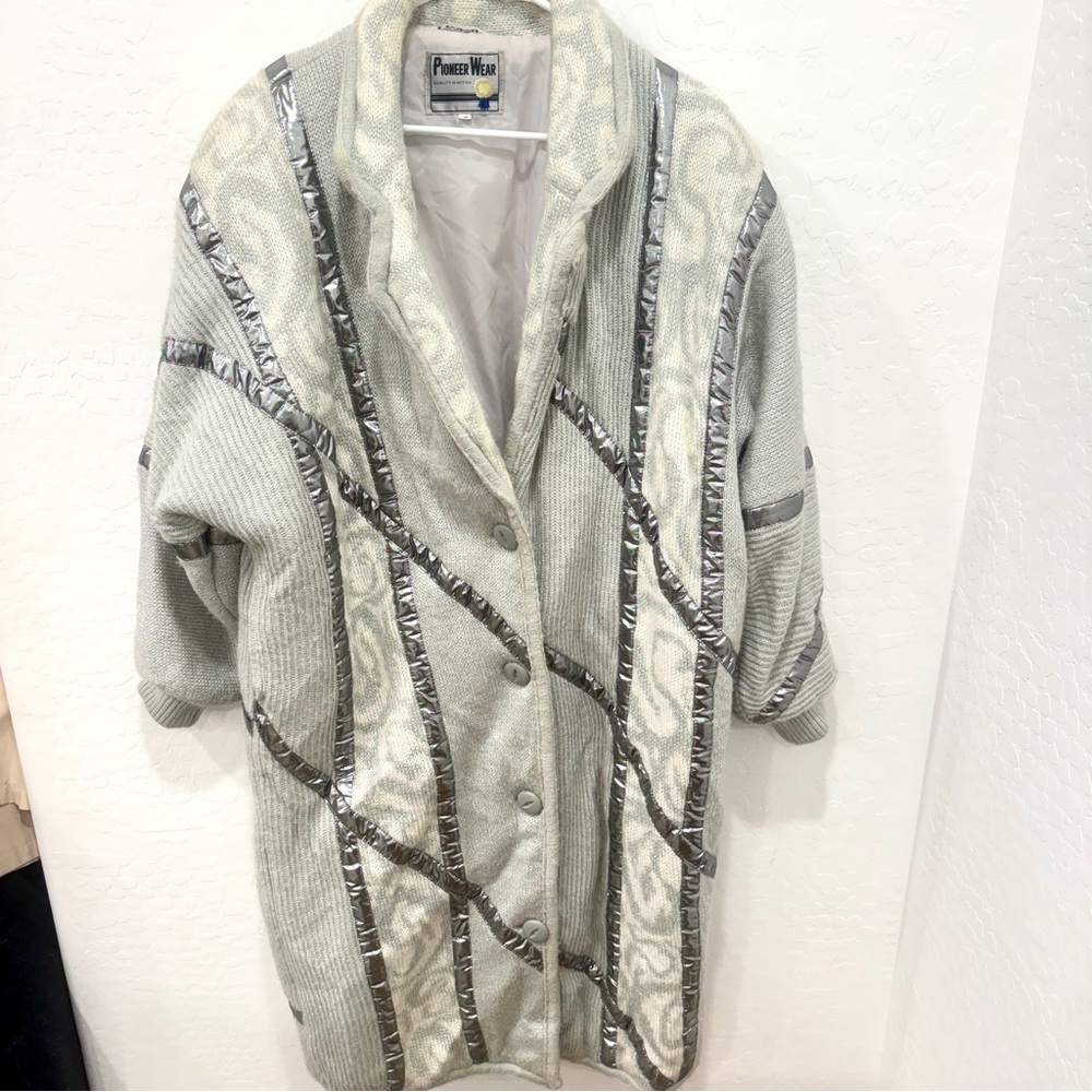 Vintage Pioneer Wear Knit Coat Womens 10 Gray Metallic Striped Long Length